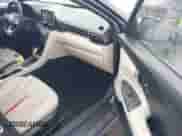 2019 Hyundai Veloster Turbo Ultimate z VIN KMHTH6AB5KU005677, wystawiony jako IAAI lot #42902553 z przebiegiem 96 790 mil mil oraz . Historia ofert i sprzedaży dostępna na DreamBid. Obrazek 5.