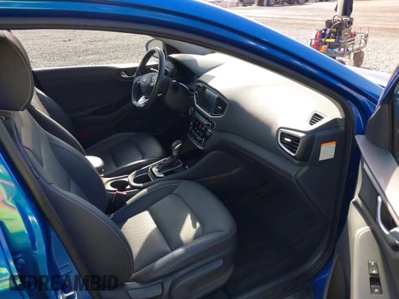 ✅ 2017 Hyundai Ioniq Limited • VIN: KMHC85LC9HU049108 • Lot: 42120890. Wystawiony na IAAI z przebiegiem 62 155 mil. Bezpłatny archiwum sprzedaży aukcyjnych z USA i szczegółowy raport historii pojazdu na DreamBid. Zdjęcie 5.