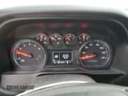 ✅ 2019 Chevrolet Silverado 1500 Custom • VIN: 3GCPYBEH2KG312577 • Lot: 74548714. Wystawiony na Copart z przebiegiem 135 499 mil. Bezpłatny archiwum sprzedaży aukcyjnych z USA i szczegółowy raport historii pojazdu na DreamBid. Zdjęcie 9.