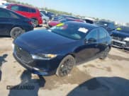 ✅ 2024 Mazda 3 S Select Sport • VIN: 3MZBPABM3RM436133 • Lot: 43381502. Wystawiony na IAAI z przebiegiem 9 358 mil. Bezpłatny archiwum sprzedaży aukcyjnych z USA i szczegółowy raport historii pojazdu na DreamBid. Zdjęcie 2.