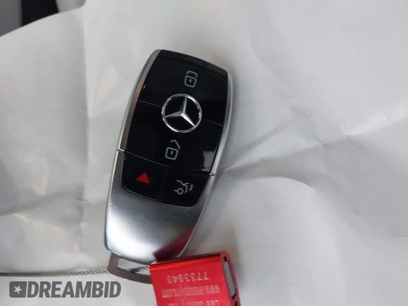✅ 2022 Mercedes-Benz E 350 • VIN: W1KZF8DB7NB078518 • Lot: 43561363. Listed on IAAI with 30,849 mi. Free auction sales archive from the USA and detailed vehicle history report at DreamBid. Image 11.