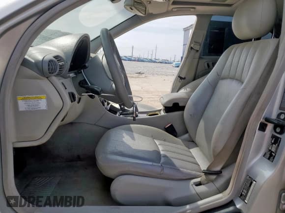 ✅ 2005 Mercedes-Benz C 320 • VIN: WDBRF64J95F589080 • Lot: 50365025. Wystawiony na Copart z przebiegiem 155 652 mil. Bezpłatny archiwum sprzedaży aukcyjnych z USA i szczegółowy raport historii pojazdu na DreamBid. Zdjęcie 7.