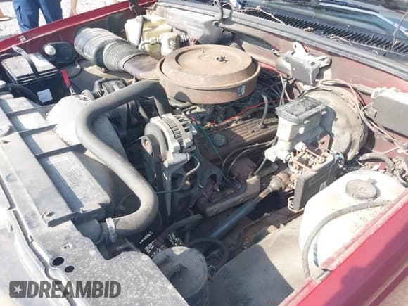 ✅ 1992 Chevrolet Silverado 2500 • VIN: 1GCFK24K7NE206678 • Lot: 42577734. Wystawiony na IAAI z przebiegiem 198 883 mil. Bezpłatny archiwum sprzedaży aukcyjnych z USA i szczegółowy raport historii pojazdu na DreamBid. Zdjęcie 10.