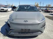 ✅ 2023 Hyundai Kona SE • VIN: KM8K23AG9PU183669 • Лот: 68343464. Опубликован ранее на Copart с пробегом 27 539 миль. Бесплатный доступ к архиву аукционных продаж из США и подробный отчёт об истории автомобиля на DreamBid. Изображение 5.