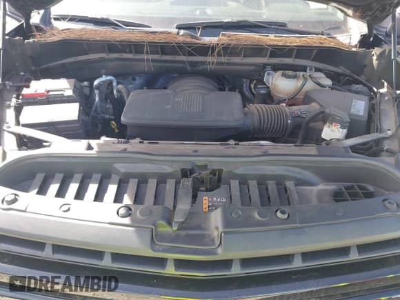 2021 Chevrolet Silverado 1500 RST z VIN 1GCUYEEL5MZ326680, wystawiony jako IAAI lot #43466338 z przebiegiem 47 457 mil mil oraz . Historia ofert i sprzedaży dostępna na DreamBid. Obrazek 10.