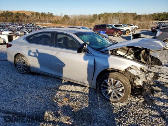 ✅ 2020 Lexus ES 350 Ultra Luxury • VIN: 58ACZ1B16LU068982 • Lot: 89051325. Wystawiony na Copart z przebiegiem 27 606 mil. Bezpłatny archiwum sprzedaży aukcyjnych z USA i szczegółowy raport historii pojazdu na DreamBid. Zdjęcie 4.