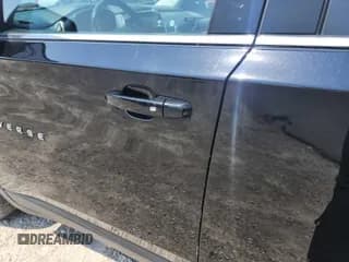 ✅ 2021 Chevrolet Traverse LT • VIN: 1GNERHKWXMJ174399 • Lot: 42963374. Wystawiony na IAAI z przebiegiem 106 786 mil. Bezpłatny archiwum sprzedaży aukcyjnych z USA i szczegółowy raport historii pojazdu na DreamBid. Zdjęcie 1.