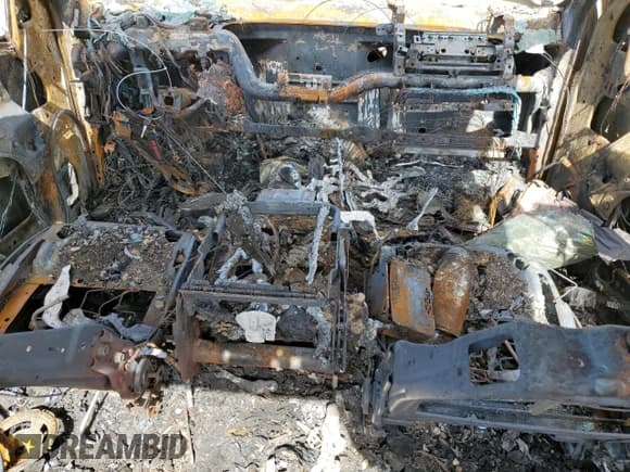 ✅ 2013 Chevrolet Silverado 1500 LT • VIN: 3GCPKSE77DG177723 • Lot: 70398504. Listed on Copart with Not provided. Free auction sales archive from the USA and detailed vehicle history report at DreamBid. Image 8.