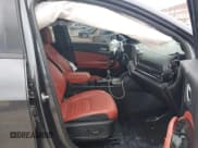 ✅ 2023 Kia Sportage SX-Prestige • VIN: 5XYK5CAF5PG041307 • Lot: 42282426. Wystawiony na IAAI z przebiegiem 56 115 mil. Bezpłatny archiwum sprzedaży aukcyjnych z USA i szczegółowy raport historii pojazdu na DreamBid. Zdjęcie 5.