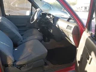 ✅ 1994 Toyota Pickup • VIN: 4TARN93P2RZ289845 • Lot: 43771237. Listed on IAAI with 213,519 mi. Free auction sales archive from the USA and detailed vehicle history report at DreamBid. Image 5.