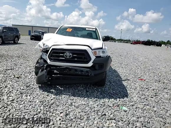 ✅ 2022 Toyota Tacoma SR • VIN: 3TYRX5GN6NT061010 • Lot: 59031405. Wystawiony na Copart z przebiegiem 55 704 mil. Bezpłatny archiwum sprzedaży aukcyjnych z USA i szczegółowy raport historii pojazdu na DreamBid. Zdjęcie 13.