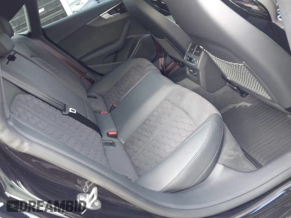 ✅ 2024 Audi RS 5 Sportback • VIN: WUAAWCF52RA900027 • Лот: 41521412. Опубликован ранее на IAAI с пробегом 10 906 миль. Бесплатный доступ к архиву аукционных продаж из США и подробный отчёт об истории автомобиля на DreamBid. Изображение 8.