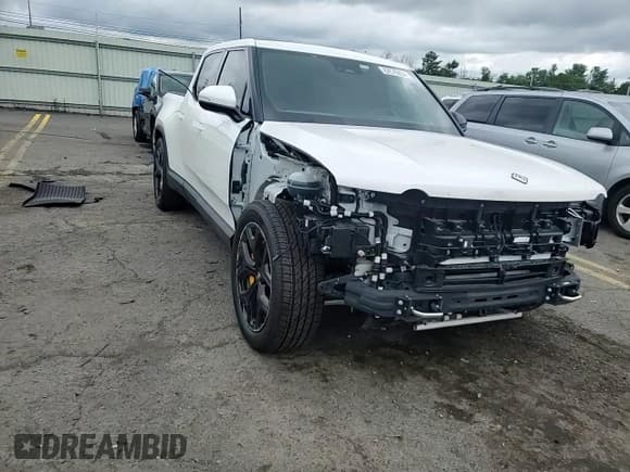 ✅ 2022 Rivian R1T Adventure • VIN: 7FCTGAAA3NN015635 • Lot: 62676854. Wystawiony na Copart z przebiegiem 10 608 mil. Bezpłatny archiwum sprzedaży aukcyjnych z USA i szczegółowy raport historii pojazdu na DreamBid. Zdjęcie 11.