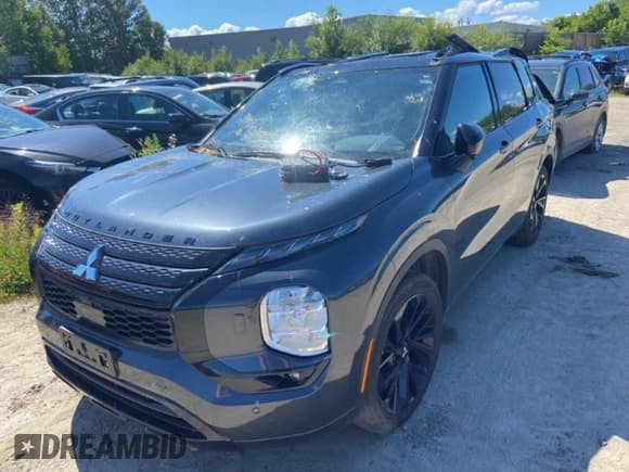 ✅ 2024 Mitsubishi Outlander SEL • VIN: JA4J4WA81RZ633156 • Лот: 65246715. Опубликован ранее на Copart с пробегом 8 333 миль. Бесплатный доступ к архиву аукционных продаж из США и подробный отчёт об истории автомобиля на DreamBid. Изображение 2.