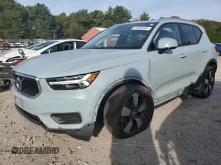 ✅ 2019 Volvo XC40 Momentum • VIN: YV4162XZ1K2009510 • Lot: 84588205. Wystawiony na Copart z przebiegiem 68 853 mil. Bezpłatny archiwum sprzedaży aukcyjnych z USA i szczegółowy raport historii pojazdu na DreamBid. Zdjęcie 1.