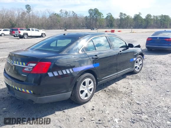✅ 2013 Ford Police Interceptor • VIN: 1FAHP2L89DG225757 • Lot: 41593476. Wystawiony na IAAI z przebiegiem 108 164 mil. Bezpłatny archiwum sprzedaży aukcyjnych z USA i szczegółowy raport historii pojazdu na DreamBid. Zdjęcie 4.