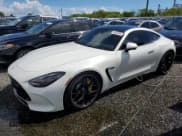 ✅ 2024 Mercedes-Benz AMG GT • VIN: W1KRJ7JB4RF001052 • Lot: 73825244. Wystawiony na Copart z przebiegiem Nie podano. Bezpłatny archiwum sprzedaży aukcyjnych z USA i szczegółowy raport historii pojazdu na DreamBid. Zdjęcie 1.