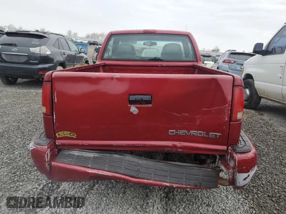 ✅ 1998 Chevrolet S-10 LS • VIN: 1GCCS1449W8119105 • Лот: 85256604. Опубликован ранее на Copart с пробегом 247 411 миль. Бесплатный доступ к архиву аукционных продаж из США и подробный отчёт об истории автомобиля на DreamBid. Изображение 6.