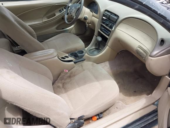 ✅ 1999 Ford Mustang • VIN: 1FAFP4049XF220203 • Lot: 42823314. Wystawiony na IAAI z przebiegiem Nie podano. Bezpłatny archiwum sprzedaży aukcyjnych z USA i szczegółowy raport historii pojazdu na DreamBid. Zdjęcie 5.