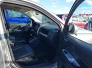 ✅ 2016 Jeep Compass Latitude • VIN: 1C4NJCEA5GD792610 • Lot: 43813125. Wystawiony na IAAI z przebiegiem 170 123 mil. Bezpłatny archiwum sprzedaży aukcyjnych z USA i szczegółowy raport historii pojazdu na DreamBid. Zdjęcie 5.