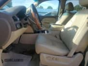 ✅ 2013 Chevrolet Suburban LTZ • VIN: 1GNSCKE02DR206532 • Lot: 68021635. Wystawiony na Copart z przebiegiem 176 162 mil. Bezpłatny archiwum sprzedaży aukcyjnych z USA i szczegółowy raport historii pojazdu na DreamBid. Zdjęcie 7.