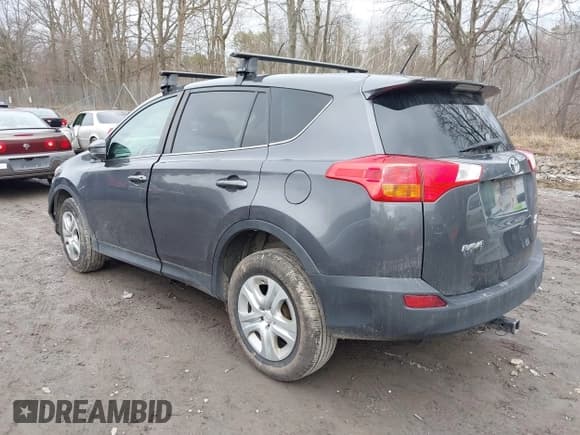 ✅ 2015 Toyota RAV4 LE • VIN: 2T3BFREV5FW385351 • Lot: 42018128. Listed on IAAI with 176,818 mi. Free auction sales archive from the USA and detailed vehicle history report at DreamBid. Image 3.