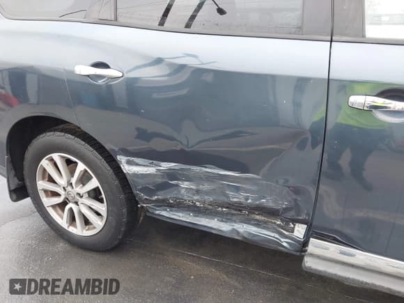 ✅ 2014 Nissan Pathfinder S • VIN: 5N1AR2MN3EC672678 • Lot: 43227746. Listed on IAAI with 100,271 mi. Free auction sales archive from the USA and detailed vehicle history report at DreamBid. Image 6.