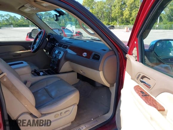 ✅ 2009 Chevrolet Tahoe LTZ • VIN: 1GNFC33JX9J124766 • Lot: 43707453. Listed on IAAI with 194,577 mi. Free auction sales archive from the USA and detailed vehicle history report at DreamBid. Image 5.