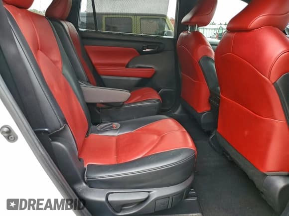 ✅ 2023 Toyota Highlander LE • VIN: 5TDKDRAH6PS022789 • Lot: 94760635. Wystawiony na Copart z przebiegiem 150 082 mil. Bezpłatny archiwum sprzedaży aukcyjnych z USA i szczegółowy raport historii pojazdu na DreamBid. Zdjęcie 11.