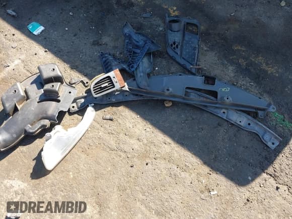 ✅ 1999 Ford Ranger XLT • VIN: 1FTYR14X4XTA37289 • Lot: 42823628. Listed on IAAI with 220,000 mi. Free auction sales archive from the USA and detailed vehicle history report at DreamBid. Image 12.