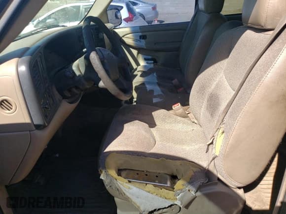 ✅ 2003 Chevrolet Silverado 1500 Work Truck • VIN: 1GCEC19V93E272877 • Лот: 69563484. Опубликован ранее на Copart с пробегом Не указан. Бесплатный доступ к архиву аукционных продаж из США и подробный отчёт об истории автомобиля на DreamBid. Изображение 7.