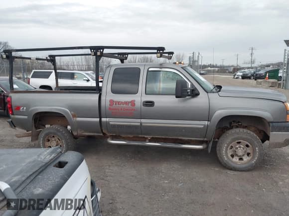 ✅ 2007 Chevrolet Silverado 2500HD Work Truck • VIN: 1GCHK29U17E185560 • Lot: 43741564. Wystawiony na IAAI z przebiegiem 197 234 mil. Bezpłatny archiwum sprzedaży aukcyjnych z USA i szczegółowy raport historii pojazdu na DreamBid. Zdjęcie 13.