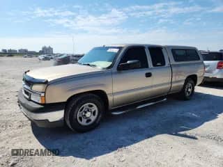 2004 Chevrolet Silverado 1500 LS z VIN 2GCEC19T541279214, wystawiony jako Copart lot #69546115 z przebiegiem 144 977 mil mil oraz Czysty tytuł • Clean title. Historia ofert i sprzedaży dostępna na DreamBid. Obrazek 1.