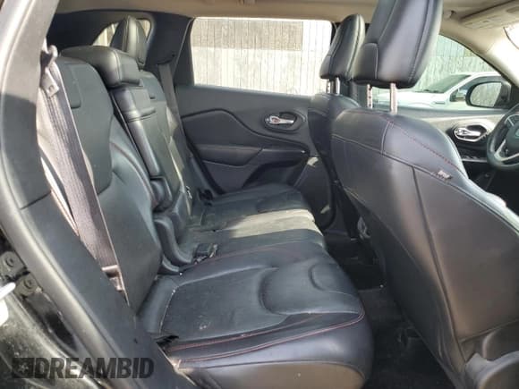 ✅ 2017 Jeep Cherokee L Plus Pkg • VIN: 1C4PJMBS8HW555272 • Lot: 54147495. Wystawiony na Copart z przebiegiem 172 478 mil. Bezpłatny archiwum sprzedaży aukcyjnych z USA i szczegółowy raport historii pojazdu na DreamBid. Zdjęcie 11.