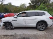 ✅ 2018 Volkswagen Atlas SEL • VIN: 1V2RR2CAXJC527278 • Lot: 43353194. Listed on IAAI with Not provided. Free auction sales archive from the USA and detailed vehicle history report at DreamBid. Image 14.