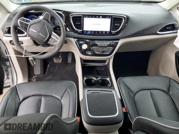 ✅ 2023 Chrysler Pacifica Limited • VIN: 2C4RC3GG4PR527820 • Lot: 54894955. Wystawiony na Copart z przebiegiem 15 750 mil. Bezpłatny archiwum sprzedaży aukcyjnych z USA i szczegółowy raport historii pojazdu na DreamBid. Zdjęcie 8.