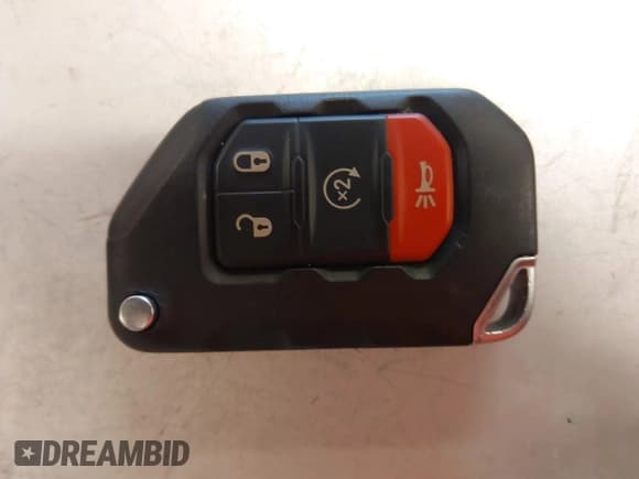 ✅ 2018 Jeep Wrangler Unlimited Sahara • VIN: 1C4HJXEN3JW254054 • Lot: 41724635. Listed on IAAI with 111,697 mi. Free auction sales archive from the USA and detailed vehicle history report at DreamBid. Image 11.