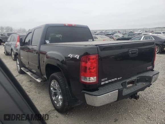 ✅ 2010 GMC Sierra 1500 • VIN: 3GTXKWE20AG131027 • Lot: 81897324. Wystawiony na Copart z przebiegiem 200 732 mil. Bezpłatny archiwum sprzedaży aukcyjnych z USA i szczegółowy raport historii pojazdu na DreamBid. Zdjęcie 2.