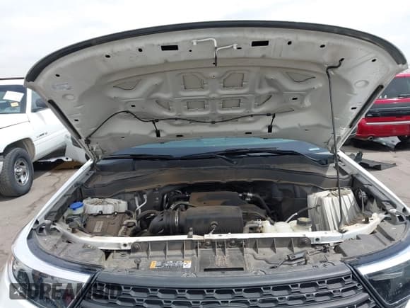 ✅ 2020 Ford Explorer • VIN: 1FMSK7BH8LGC99324 • Lot: 42379677. Listed on IAAI with 51,487 mi. Free auction sales archive from the USA and detailed vehicle history report at DreamBid. Image 10.