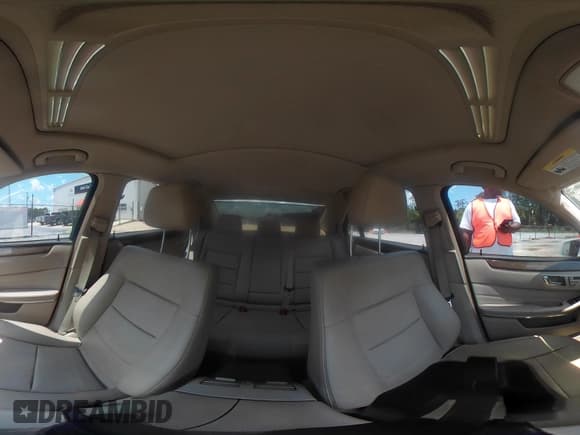 ✅ 2014 Mercedes-Benz E 350 Sport • VIN: WDDHF8JB9EB061378 • Лот: 42666365. Опубликован ранее на IAAI с пробегом 121 950 миль. Бесплатный доступ к архиву аукционных продаж из США и подробный отчёт об истории автомобиля на DreamBid. Изображение 18.