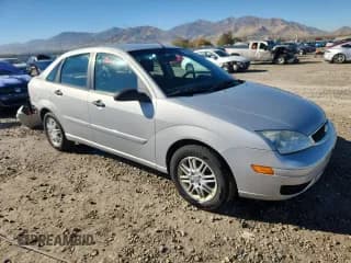 ✅ 2007 Ford Focus S • VIN: 1FAFP34N47W321002 • Lot: 90507965. Wystawiony na Copart z przebiegiem 139 874 mil. Bezpłatny archiwum sprzedaży aukcyjnych z USA i szczegółowy raport historii pojazdu na DreamBid. Zdjęcie 4.