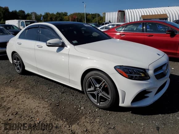 ✅ 2021 Mercedes-Benz C 300 • VIN: W1KWF8EB6MR645731 • Lot: 74212924. Wystawiony na Copart z przebiegiem 30 458 mil. Bezpłatny archiwum sprzedaży aukcyjnych z USA i szczegółowy raport historii pojazdu na DreamBid. Zdjęcie 4.