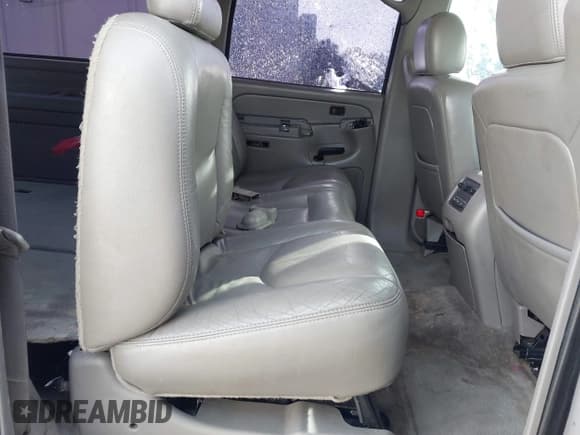 ✅ 2004 Chevrolet Suburban LT • VIN: 3GNFK16T44G206586 • Лот: 41480840. Опубликован ранее на IAAI с пробегом Не указан. Бесплатный доступ к архиву аукционных продаж из США и подробный отчёт об истории автомобиля на DreamBid. Изображение 8.