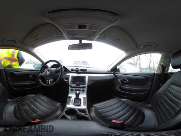 ✅ 2014 Volkswagen CC Sport • VIN: WVWBP7AN0EE532561 • Lot: 41217086. Wystawiony na IAAI z przebiegiem 230 678 mil. Bezpłatny archiwum sprzedaży aukcyjnych z USA i szczegółowy raport historii pojazdu na DreamBid. Zdjęcie 18.