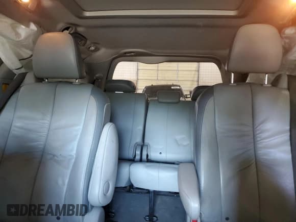 ✅ 2011 Toyota Sienna XLE • VIN: 5TDDK3DC5BS004403 • Лот: 59535185. Опубликован ранее на Copart с пробегом 264 614 миль. Бесплатный доступ к архиву аукционных продаж из США и подробный отчёт об истории автомобиля на DreamBid. Изображение 10.