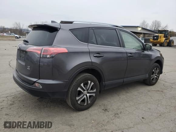 ✅ 2017 Toyota RAV4 LE • VIN: JTMBFREV8HJ113510 • Lot: 92204105. Wystawiony na Copart z przebiegiem 151 532 mil. Bezpłatny archiwum sprzedaży aukcyjnych z USA i szczegółowy raport historii pojazdu na DreamBid. Zdjęcie 3.