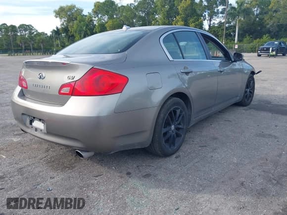 ✅ 2009 Infiniti G37 Journey • VIN: JNKCV61E79M300313 • Лот: 43660329. Опубликован ранее на IAAI с пробегом 99 608 миль. Бесплатный доступ к архиву аукционных продаж из США и подробный отчёт об истории автомобиля на DreamBid. Изображение 4.