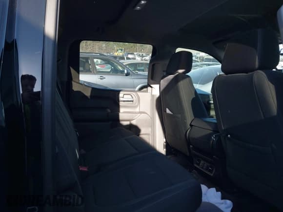 ✅ 2019 Chevrolet Silverado 1500 LT • VIN: 3GCPWCEK9KG135825 • Lot: 41694390. Wystawiony na IAAI z przebiegiem 40 267 mil. Bezpłatny archiwum sprzedaży aukcyjnych z USA i szczegółowy raport historii pojazdu na DreamBid. Zdjęcie 8.