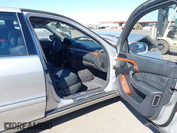 ✅ 2003 Mercedes-Benz S 430 • VIN: WDBNG70J23A383438 • Lot: 43469447. Listed on IAAI with 118,460 mi. Free auction sales archive from the USA and detailed vehicle history report at DreamBid. Image 5.