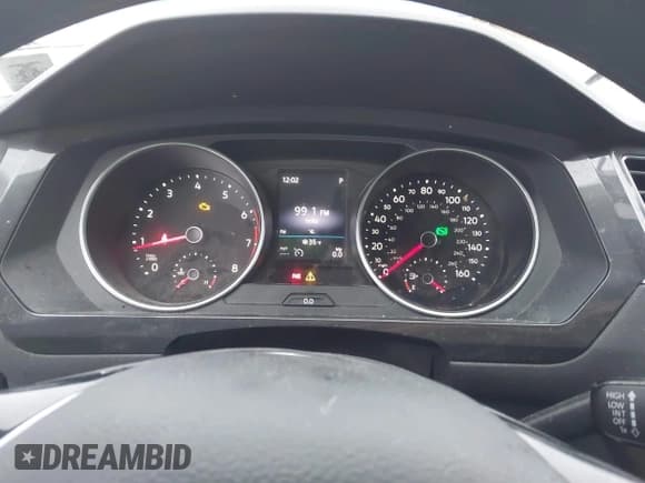 ✅ 2018 Volkswagen Tiguan S • VIN: 3VV0B7AX3JM091554 • Lot: 43847536. Wystawiony na IAAI z przebiegiem 91 603 mil. Bezpłatny archiwum sprzedaży aukcyjnych z USA i szczegółowy raport historii pojazdu na DreamBid. Zdjęcie 7.